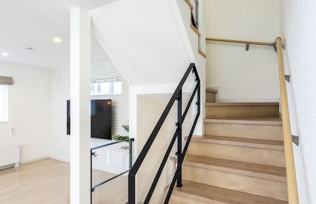 THE LUNA LOUNGE - Photo 73