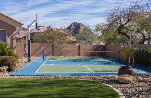 Desert Paradise Pool Spa Pickleball Putt Green - Foto 62