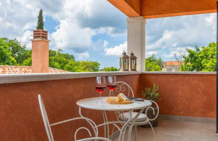 Beautiful Villa Village with tennis court in Tinj - Photo 31