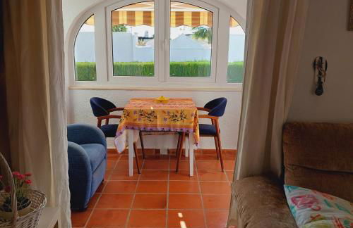 Villa totalmente independiente con piscina comunitaria - Foto 22