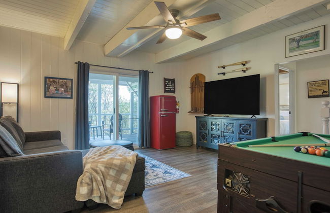 Lake Access, Game Room, Firepit, 3 Decks w/ Views Lakeview Ridge by Avantstay - Foto 16