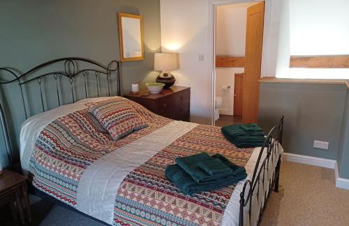 The Studio Loft - A cosy town centre apartment - Photo 25