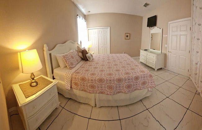 Beautiful 4 Bed Villa in Orlando Sleeping 10 - Foto 5