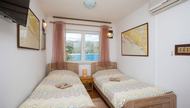 Seaside Studio - Photo 2, Room