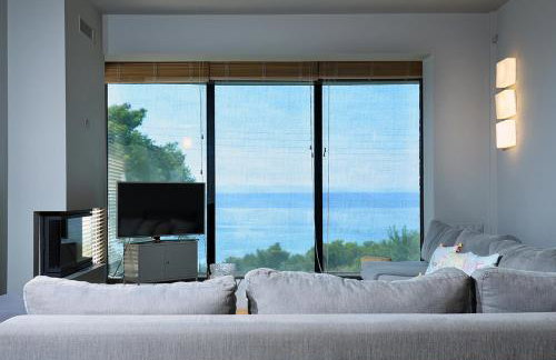 Elia Seafront Villa - Photo 9