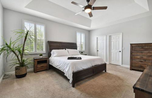 Tampa Private Large House, Game Room & Backyard - Sleeps 12, 4bdr, 3bth, Quiet Community, Near Everything in Tampa & St Pete - Foto 46