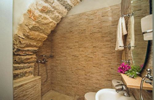 Celestia Traditional Houses - Photo 35