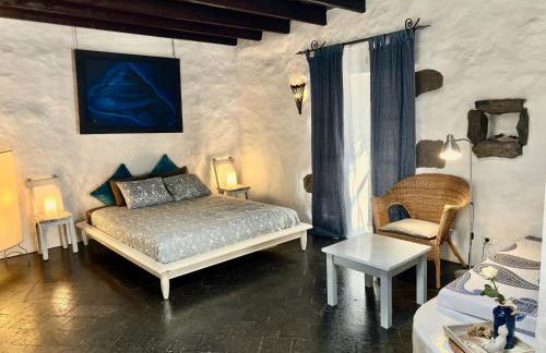Stylish Getaway With Secluded Patio in Lava Finca - Photo 9