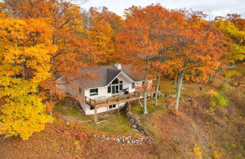 17 Mi to Skiing! Lake-View Michigan Home with Deck - Foto 30