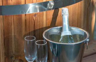 Chestnut Tree House with Hot tub & Sauna - Foto 17