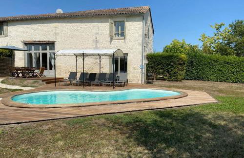 Villa in France With Private Pool & Garden - Foto 12