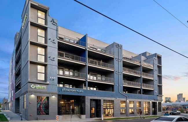 Bright & Breezy | RiNo Art Lofts - Foto 29