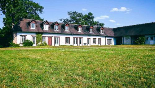 La Breteche-Le château et les dépendances - Photo 3