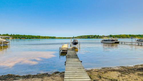 Waterfront Berry Lake Getaway with Sunroom! - Foto 2