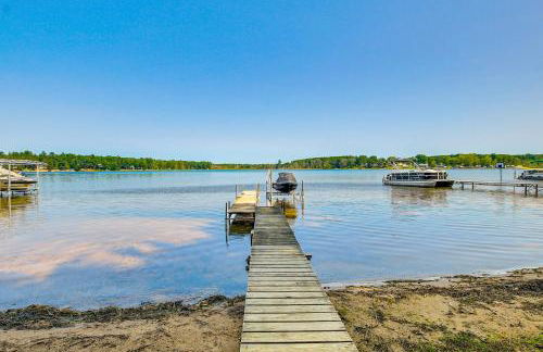 Waterfront Berry Lake Getaway with Sunroom! - Foto 2