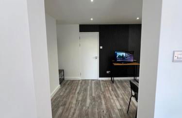 Yugogo One-Bedroom Apartment 37 London Road - Photo 15