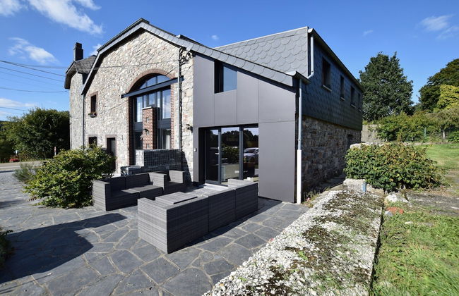 Charming Holiday Home in Sainte-ode With Terrace - Foto 18