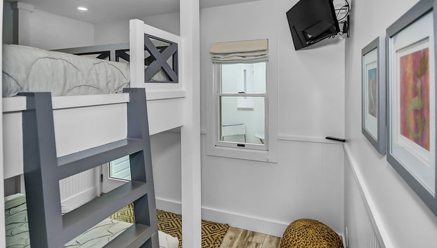 Beach And Gulf Views From The Center Of Seaside! 2 Bedroom Condo by RedAwning - Foto 2, Habitación