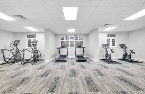 The Tar Heel - Stylish 4BR with City Views - Free Parking - Gym - Foto 23