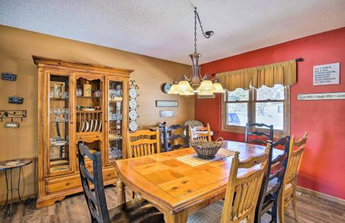 Cumberland Retreat with Lakefront Yard and Dock - Foto 7