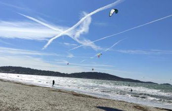 Maison de vacances à l'Ayguade classée 3 étoiles, climatisée,3mn à pied plage et restos ,5mn aéroport, 10mn gare - Foto 17