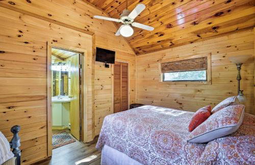 Bolton Landing Cottage with Deck, Walk to Beach! - Foto 12