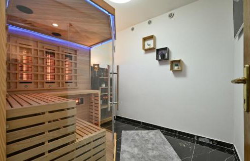 Stunning Home In Veliko Trgovisce - Foto 32