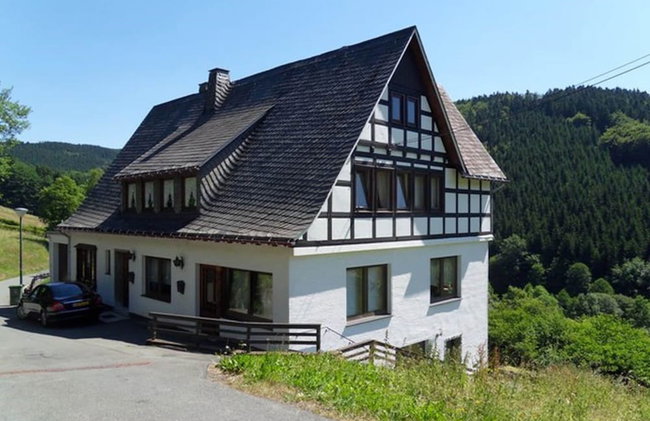 Spacious Holiday Home With Private Terrace - Photo 36
