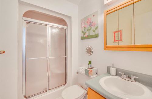 Lakefront Gem with Games in Westminster! - Foto 12