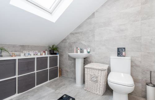 Amazing Lovely 1BDR Apartment, South London - Photo 8