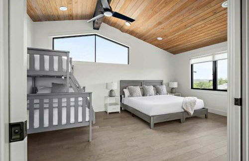 Luxe 3-Story Retreat - Chefs Kitchen and Firepit - Foto 27