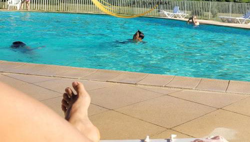 La Maison Bleue, village vacances, piscine, parking - Photo 3, sunbed