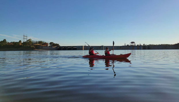 Remando pela represa de Alcántara