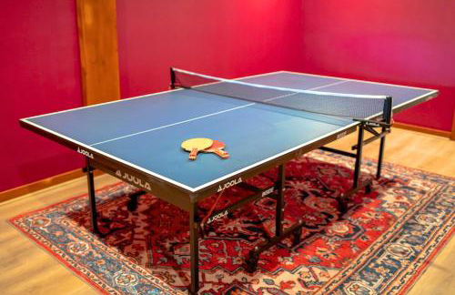 Rustic Ridge Log Cabin: Hot Tub, Games, Views! - Foto 24