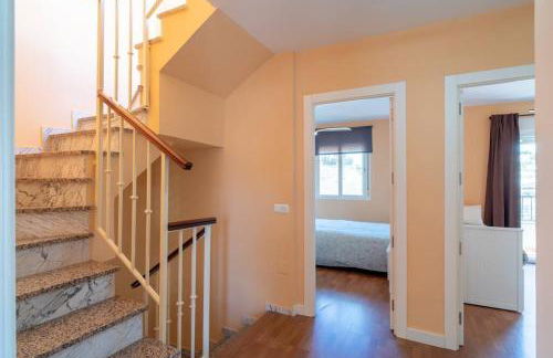 Adosado con vistas al mar desde la piscina con BBQ - Photo 35