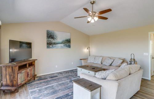 Charming Edgemont Home with Deck and Lake Views! - Foto 4