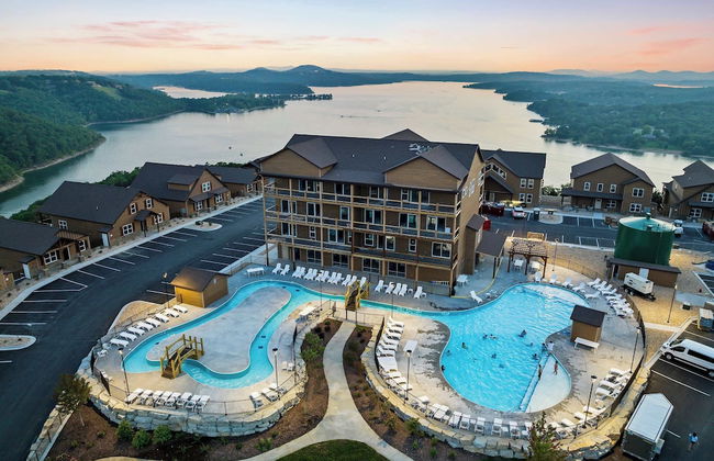 A Birds Eye Bridge View - 5 BDR w/ Private Hot Tub - Foto 1