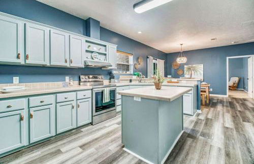 Private Patio & Close to Beach Coastal Cottage - Foto 7