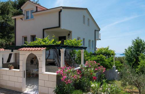 Top of the Hills Apartments LLR - Photo 2