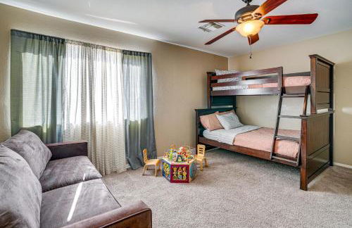 Fun with Family! Goodyear Getaway with Outdoor Oasis - Foto 22