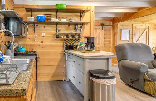 Glamping Getaway at Lake Carmi Cabin! - Foto 7