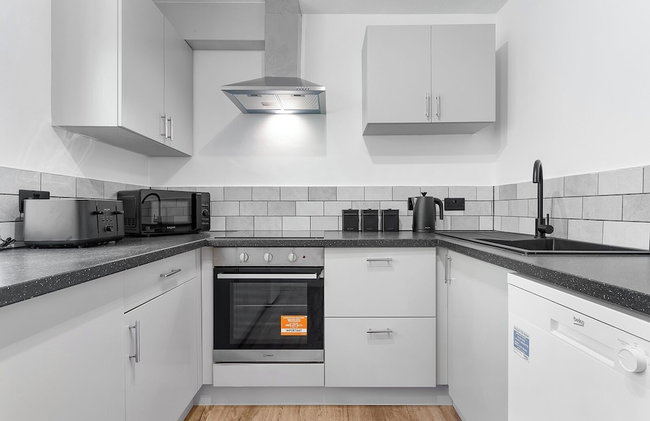 2BR Flat, Free Parking, Close to Airport & Centre - Foto 59