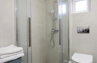 Avlos Luxury Home-NEW! 5 Min to Ctr - Foto 11