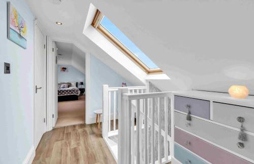 Sea Downs House with Free Parking By My Getaways - Foto 20