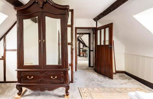 Cotswold Cheltenham, whole house with hot tub - Photo 73