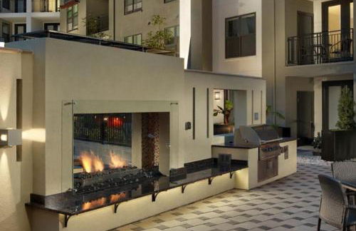 Blueground Centennial pool nr Red Morton Park SFO-852 - Foto 24