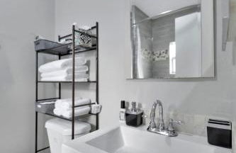 Family & Pet Friendly Getaway with Porch Fire Pit & Yard - Foto 34