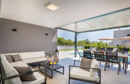 Villa Ana Škicini for 10 people with heated pool, kids activities and sea view near Novigrad - Foto 8