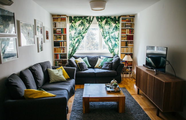 Cozy apt Within Walk Distance to Center and Beach - Photo 1