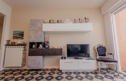 Villa Liliana - Sirena - Trilocale Elegante con Balcone Vista Mare - Accesso Diretto alla Spiaggia - Foto 3